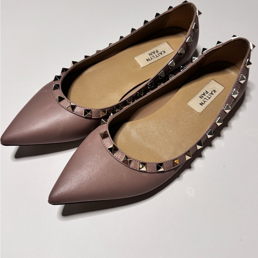 USED Kaitlyn Pan RockStud Ballerina Leather Flats,Poudre Matte/Nude SZ 8